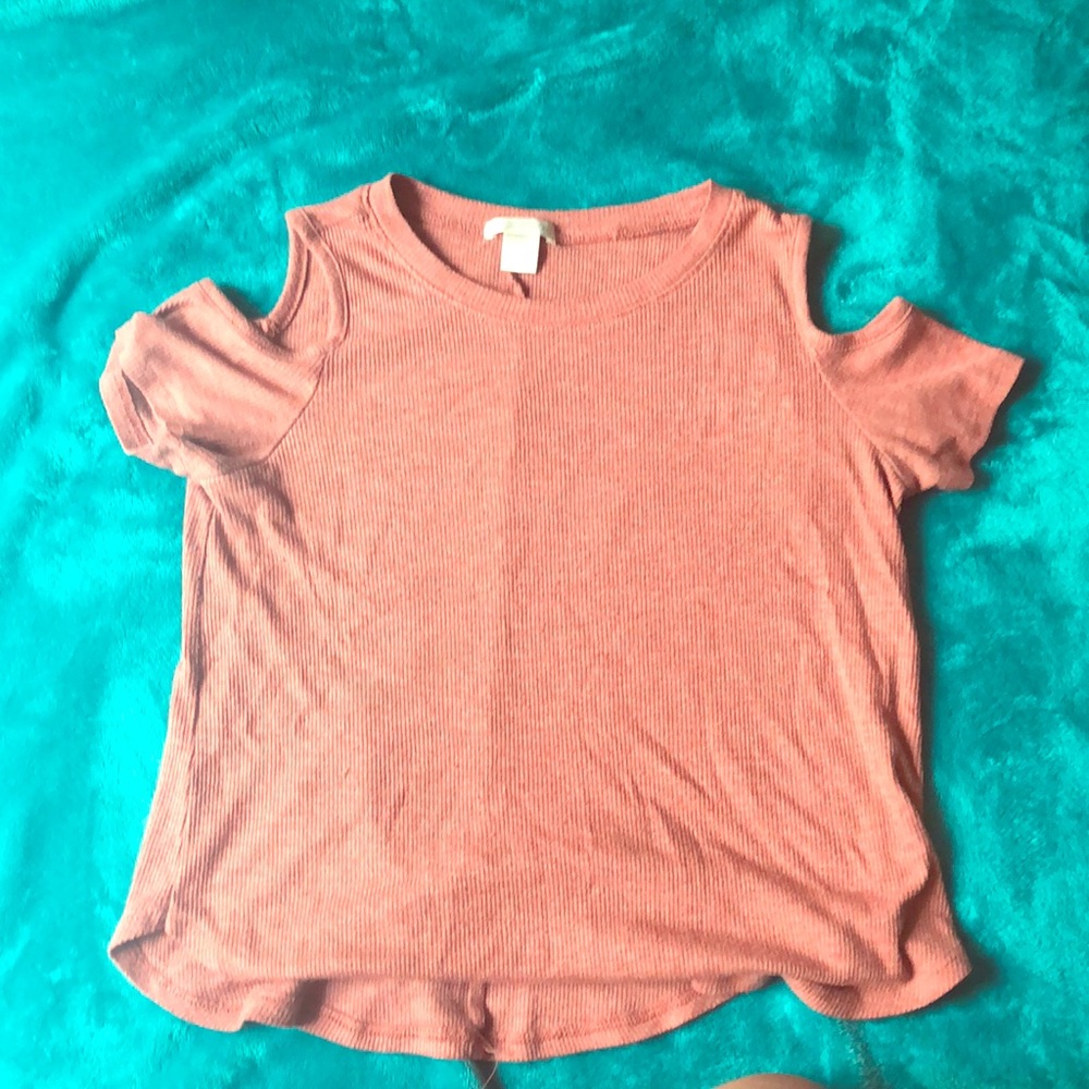 Bozzolo cold shoulder shirt color pinky white